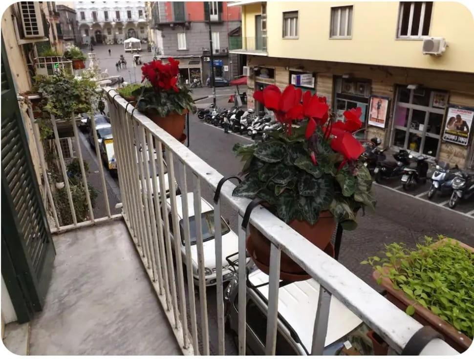 Guide Tour Apartments Napoli Ngoại thất bức ảnh