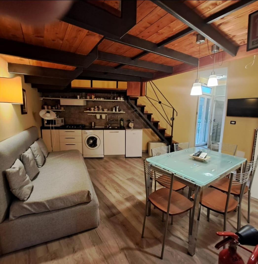 Guide Tour Apartments Napoli Ngoại thất bức ảnh