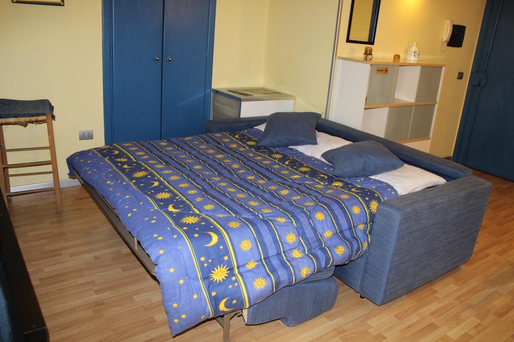 Guide Tour Apartments Napoli Ngoại thất bức ảnh