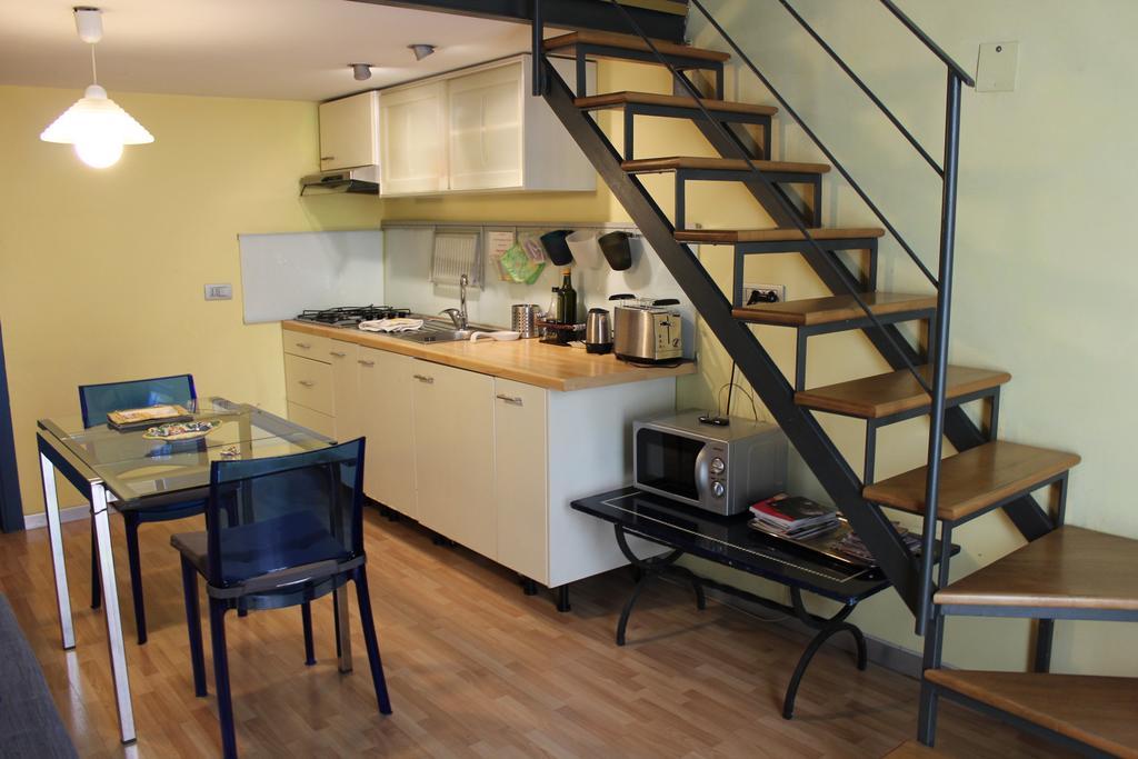 Guide Tour Apartments Napoli Ngoại thất bức ảnh