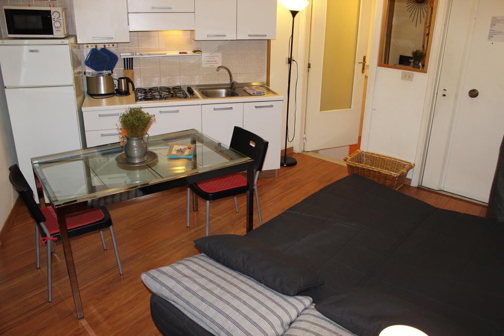 Guide Tour Apartments Napoli Ngoại thất bức ảnh