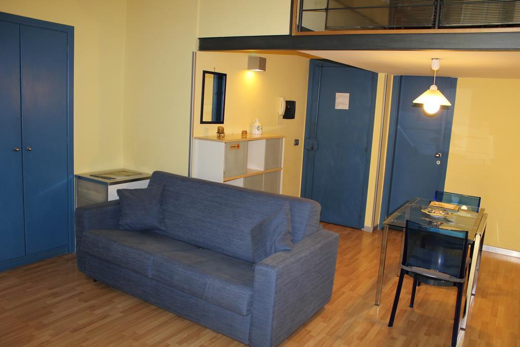 Guide Tour Apartments Napoli Ngoại thất bức ảnh